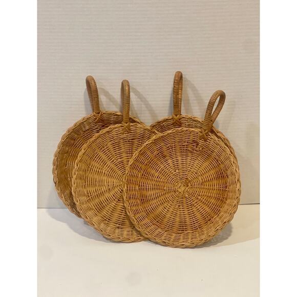 Vintage Wicker Natural Rattan Plate Holder Set Of Four | Boho 1970s Style - Picture 7 of 8